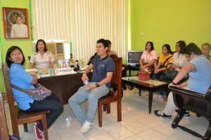 World Bank’s Rashiel Velarde and Jorge Avalos interview District 1 Supervisor Ma. Lenny Araneta during a visit at Dumangas Central Elementary School.